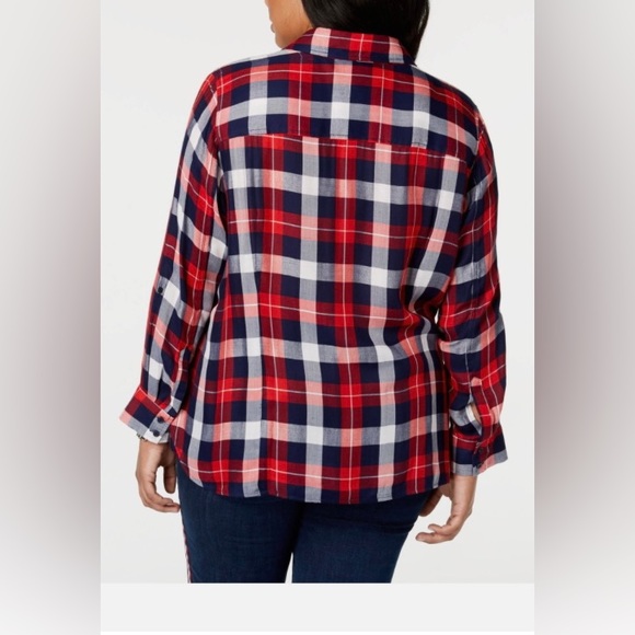 Tommy Hilfiger button up size small - Picture 2 of 8